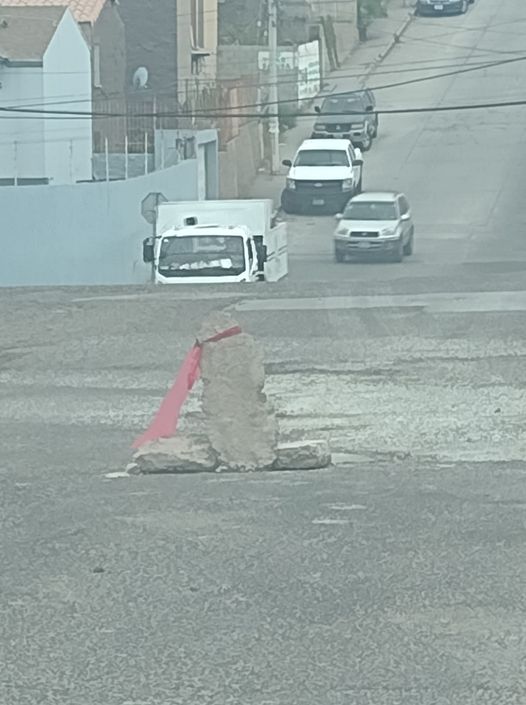 Ya vienen la lluvias y los baches en Loma Dorada les ganan tiempo