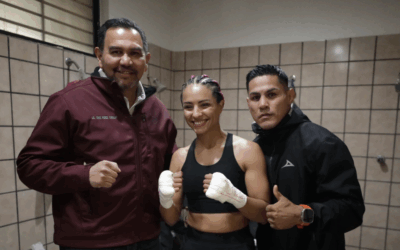 Cruz Pérez Cuéllar y Rubí Enríquez “arropan” a La Bonita tras conquistar el título Plata del CMB en Ciudad Juárez