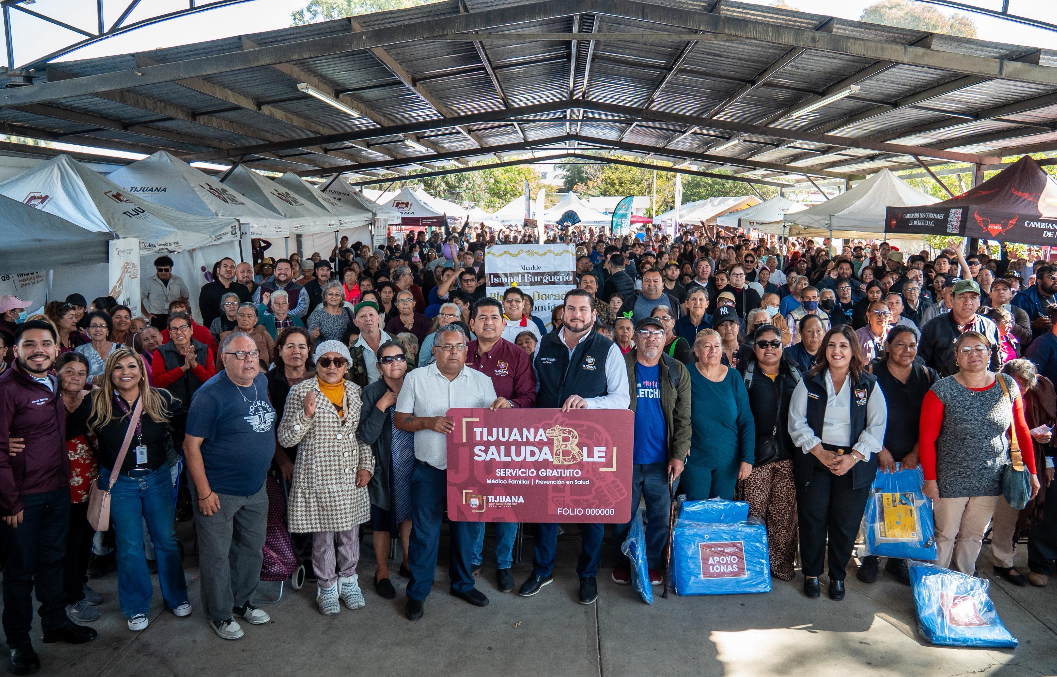 Lleva Gobierno de Ismael Burgueño servicios municipales a la colonia Rincón Dorado